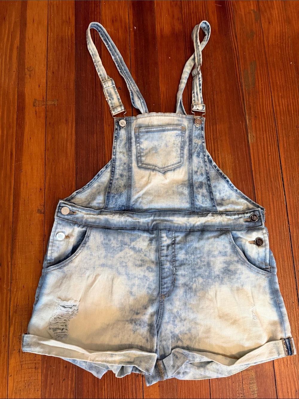 bebe Light Blue Tie-Dye Denim Short Overalls size 30
